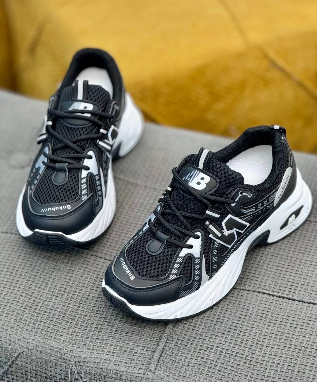 نیوبالانس مشکی سفید۳۸،۳۹،۴۰،۴۱