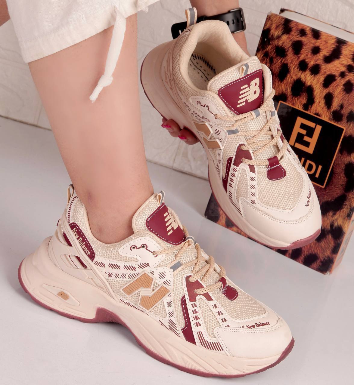 نیوبالانس کرم زرشکی سایز ۳۸،۳۹،۴۰،۴۱