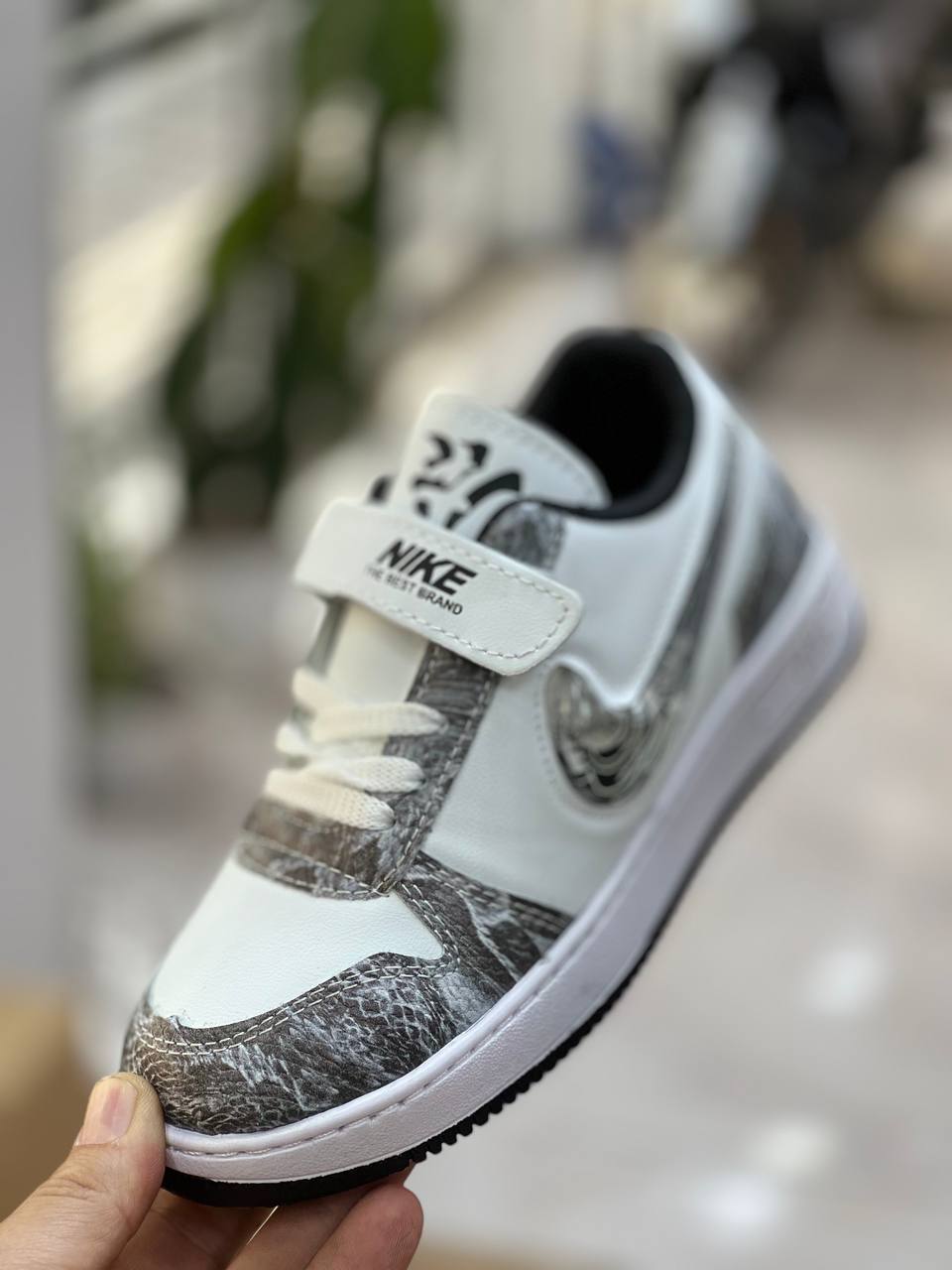 نایک دراگون سفید طوسی نایک طوسی سایز۳۱،۳۲،۳۳،۳۴،۳۵