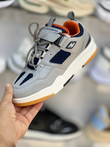 مردانه دی ان جی سایز ۴۰-۴۱-۴۲-۴۳-۴۴ زیره عطری .طوسی